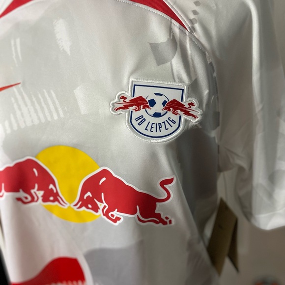 New Nike Red Bull Leipzig 2022-2023 Home Jersey - Picture 3 of 7
